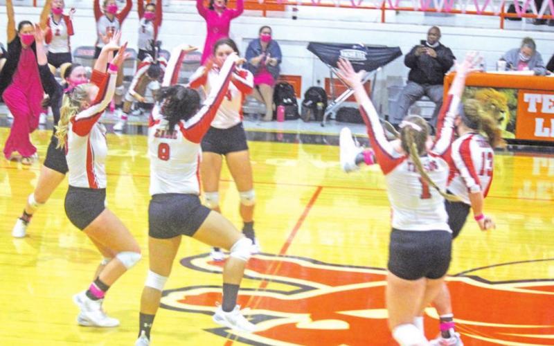Lady Lions outlast Groesbeck in five sets