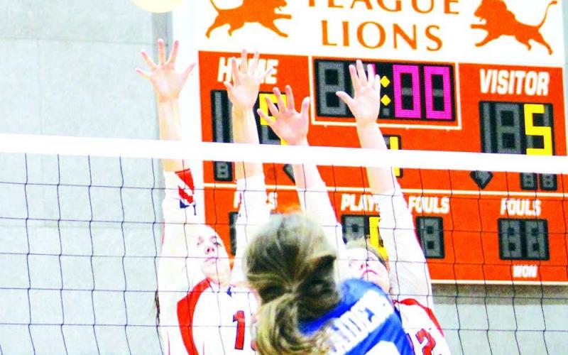 Photo Gallery: Lady Cyclones go perfect in District play 