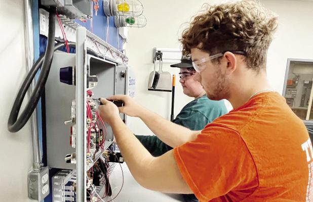 THS students gain college experience at TSTC 